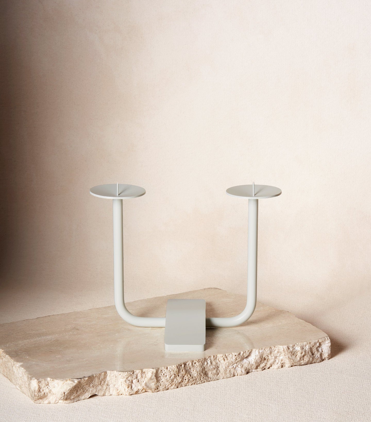 Load image into Gallery viewer, Rest Candleholder in Cloud white
